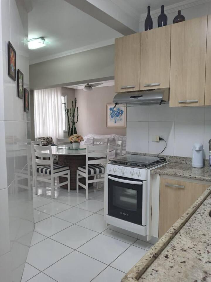 Apartamento completo na calçada da praia Appartement Guarujá Buitenkant foto
