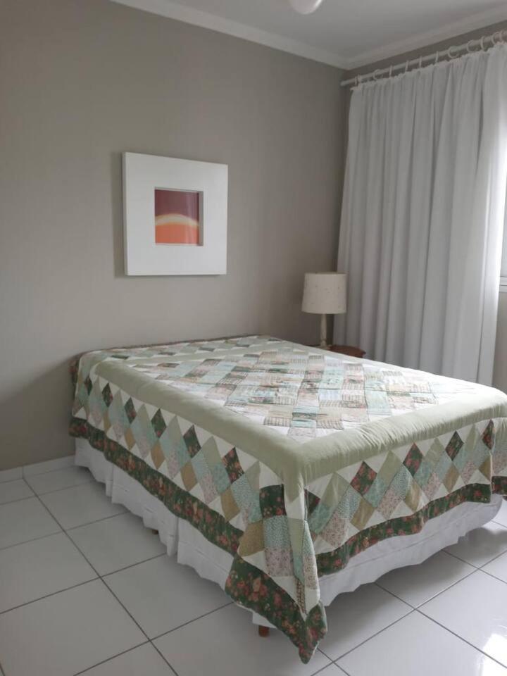 Apartamento completo na calçada da praia Appartement Guarujá Buitenkant foto