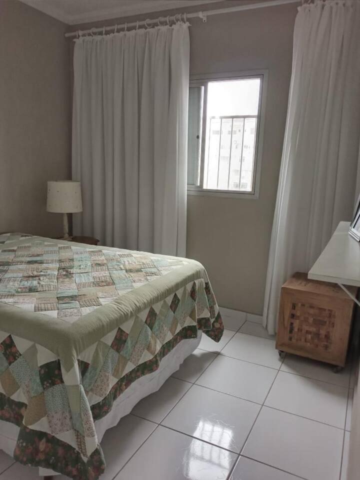 Apartamento completo na calçada da praia Appartement Guarujá Buitenkant foto