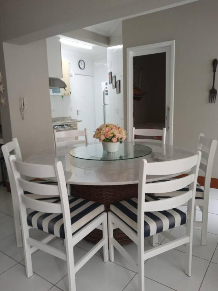 Apartamento completo na calçada da praia Appartement Guarujá Buitenkant foto